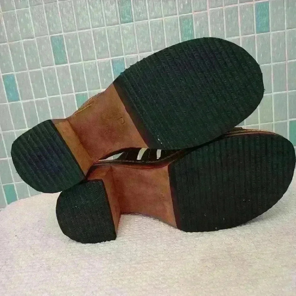 Candie’s Brown Leather and Slip On Open Toe Wood Chunky Y2K Platform Heel Sandal - Picture 11 of 11